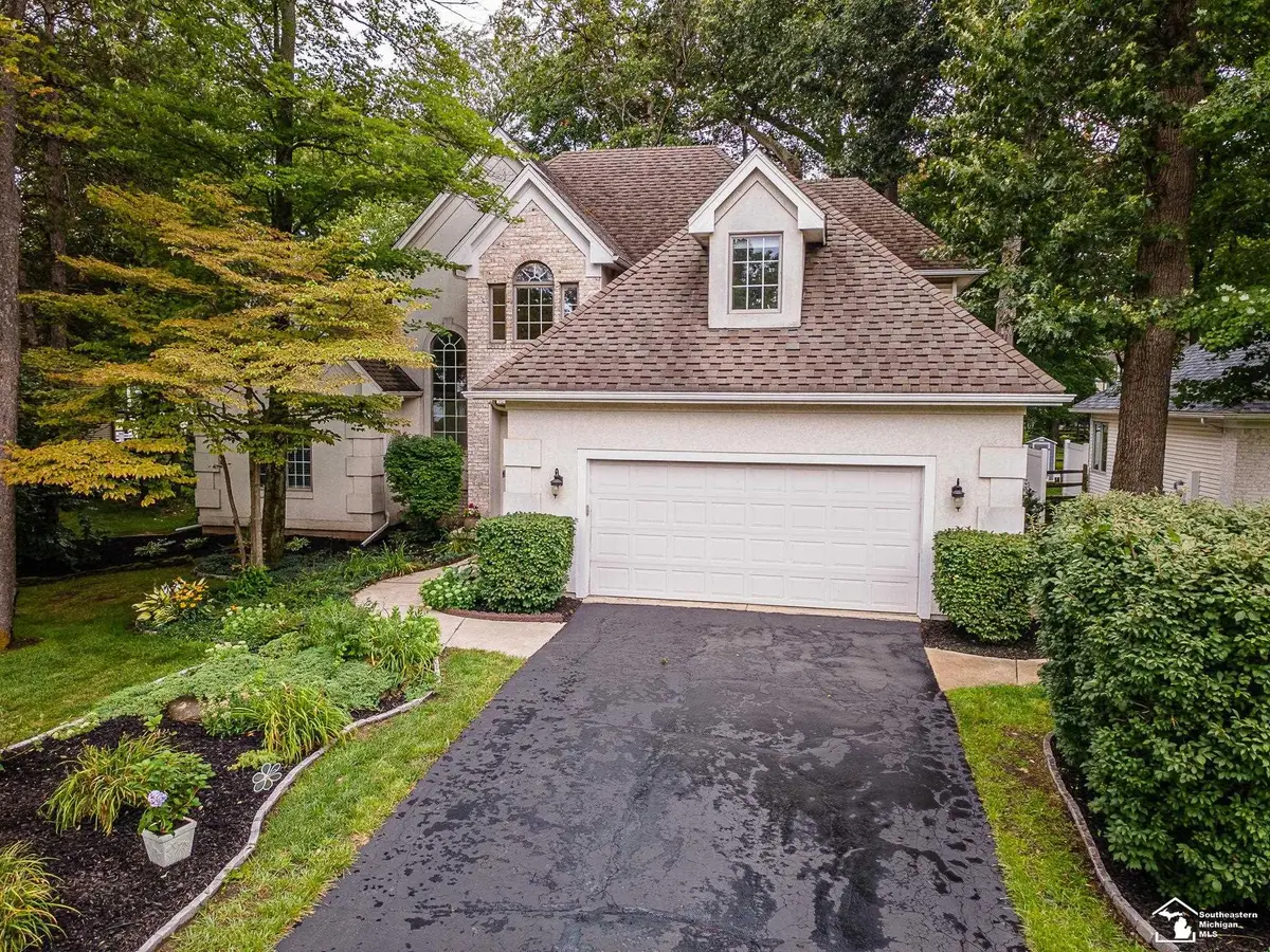 3530 Deepwood DR, Lambertville, MI 48144 - #1