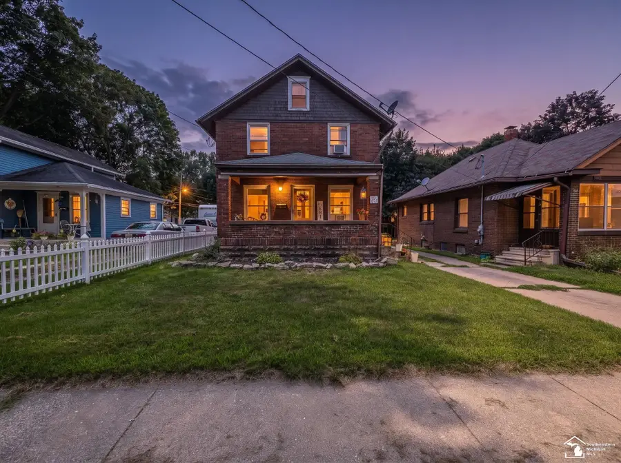 224 N Webster ST, Jackson, MI 49202 - #2