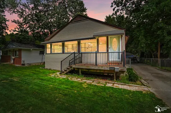 29305 Van Riper ST, FlatRock, MI 48134
