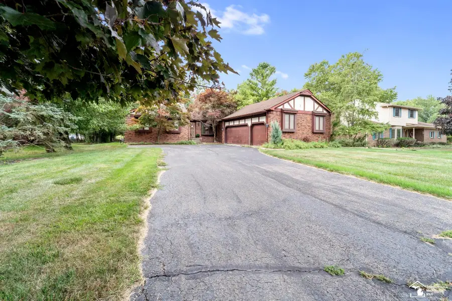 7789 Stout AVE, Grosse Ile, MI 48138 - #2