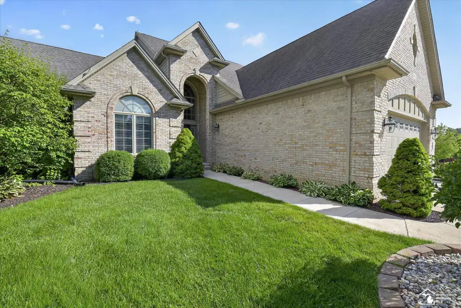 945 Saint James Park AVE, Monroe, MI 48161 - #3