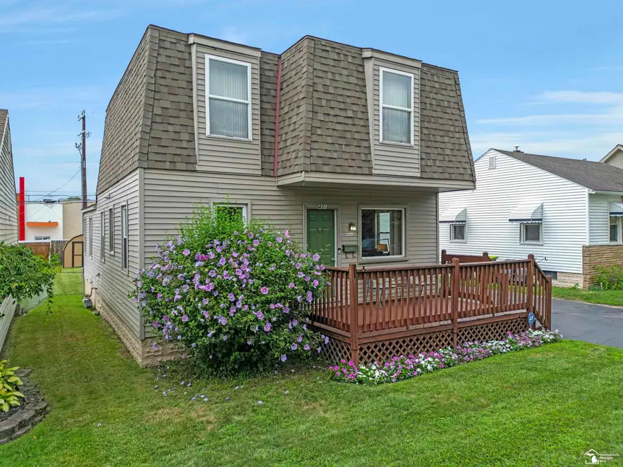 431 Bentley DR, Monroe, MI 48162 - #2