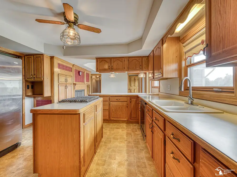 26995 James AVE, Flat Rock, MI 48134 - #3