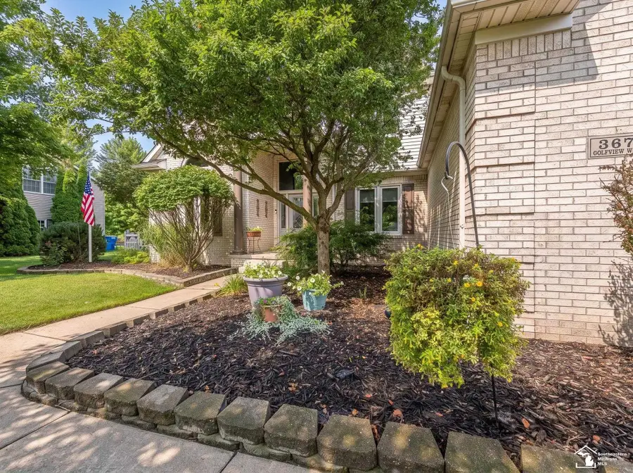 367 Golfview, Monroe, MI 48162 - #2