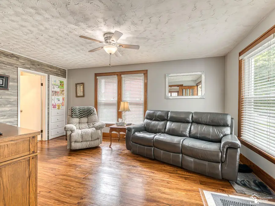 124 Arbor AVE, Monroe, MI 48162 - #3