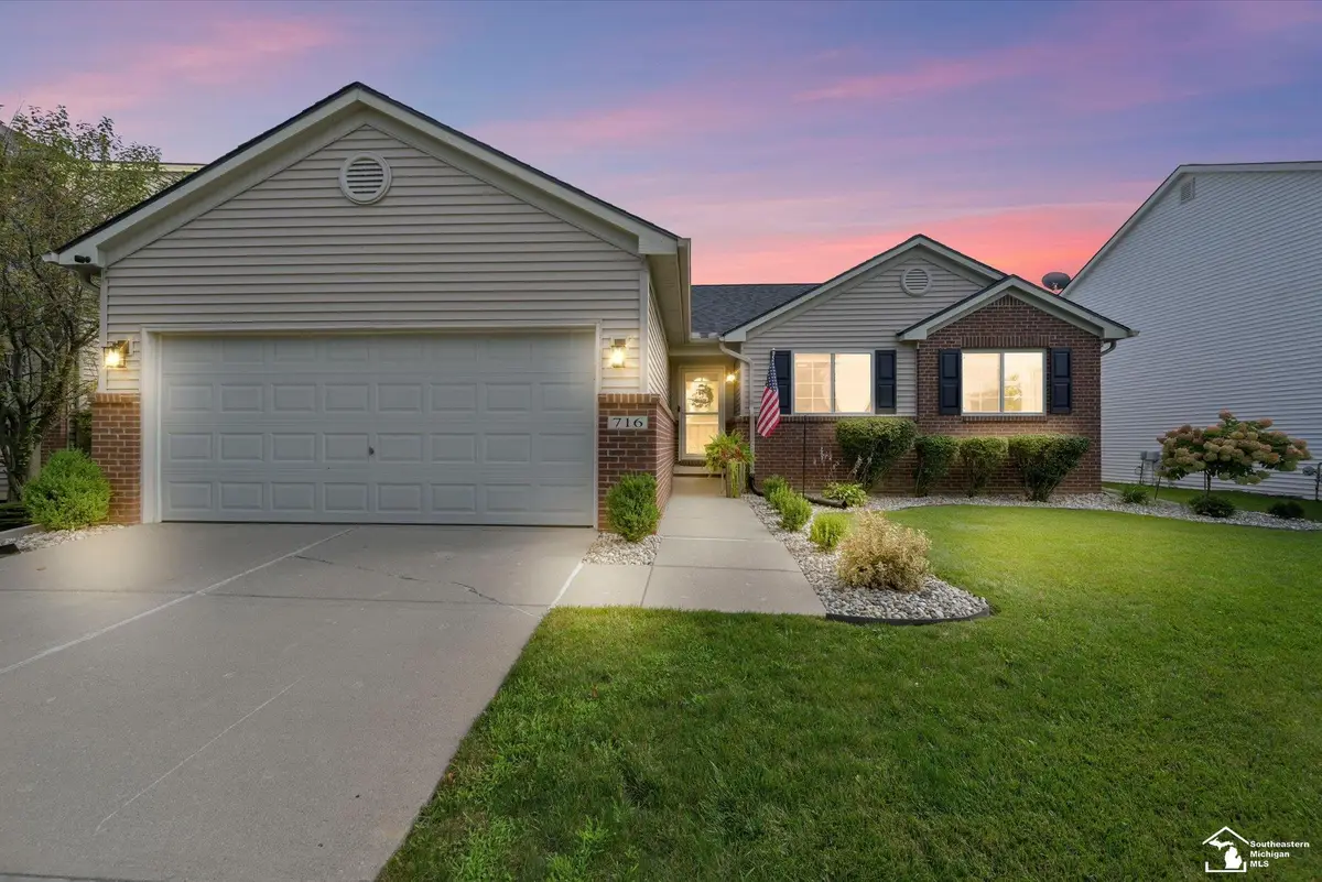 716 Falcon DR, Dundee, MI 48131 - #1