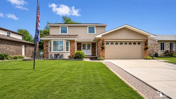 19511 Wherle DR, Brownstown, MI 48193