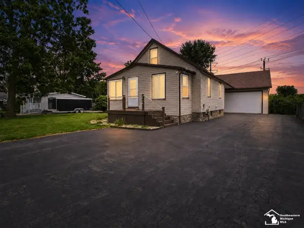 1706 Hemlock ST, Monroe, MI 48162