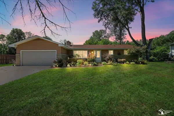8417 Saratoga DR, Lambertville, MI 48144