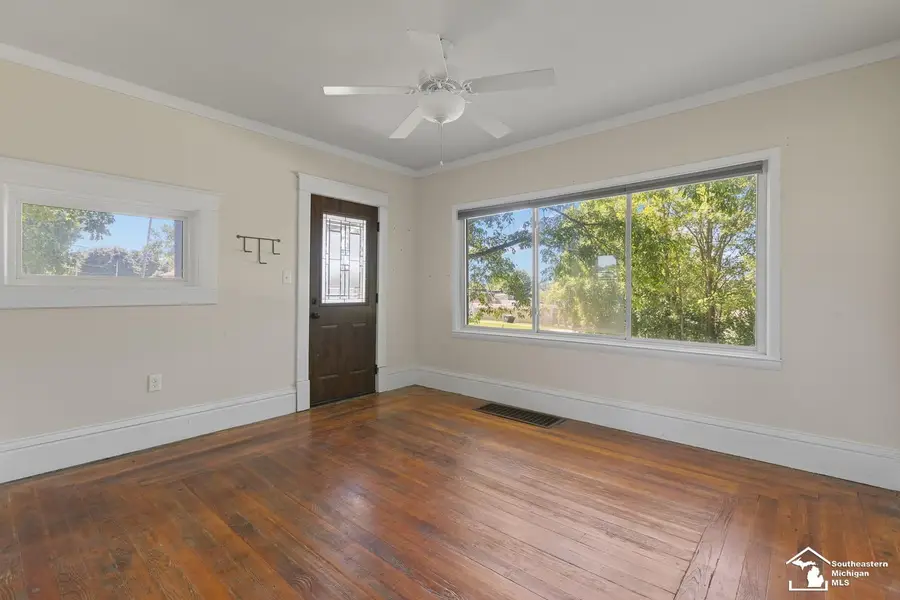 202 Walnut ST, Addison, MI 49220 - #3