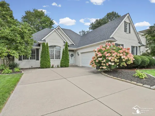 3498 Quail Hollow DR, Lambertville, MI 48144