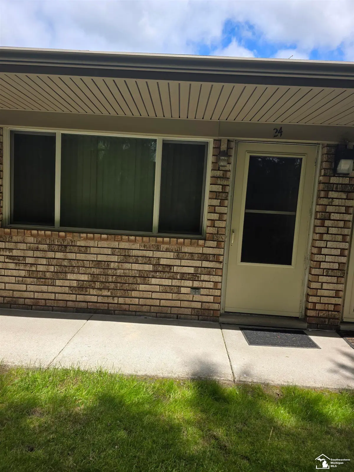16034 Holz DR, Southgate, MI 48195 - #1