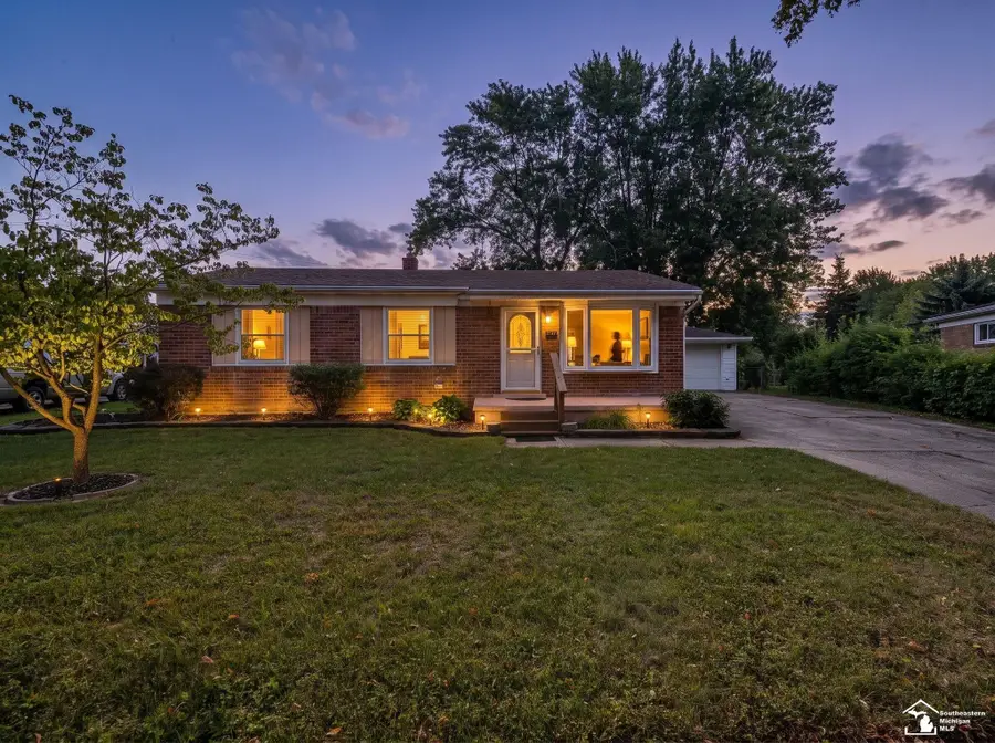 146 Theodore DR, Monroe, MI 48162 - #2