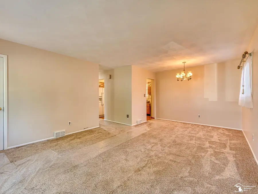 146 Theodore DR, Monroe, MI 48162 - #3