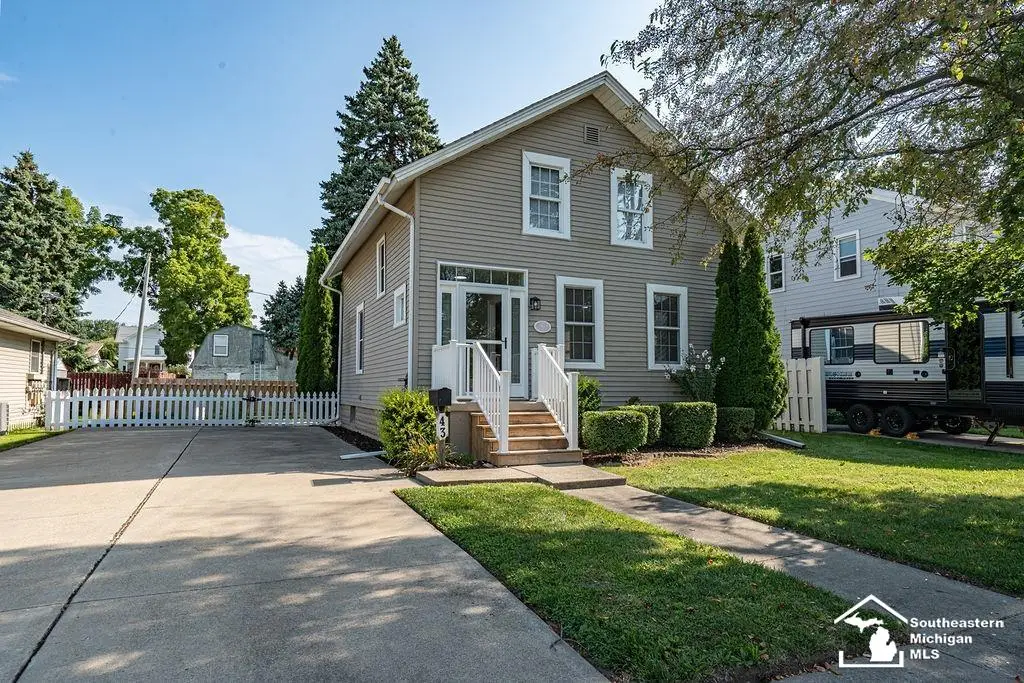 43 E Willow ST, Monroe, MI 48162 - #1