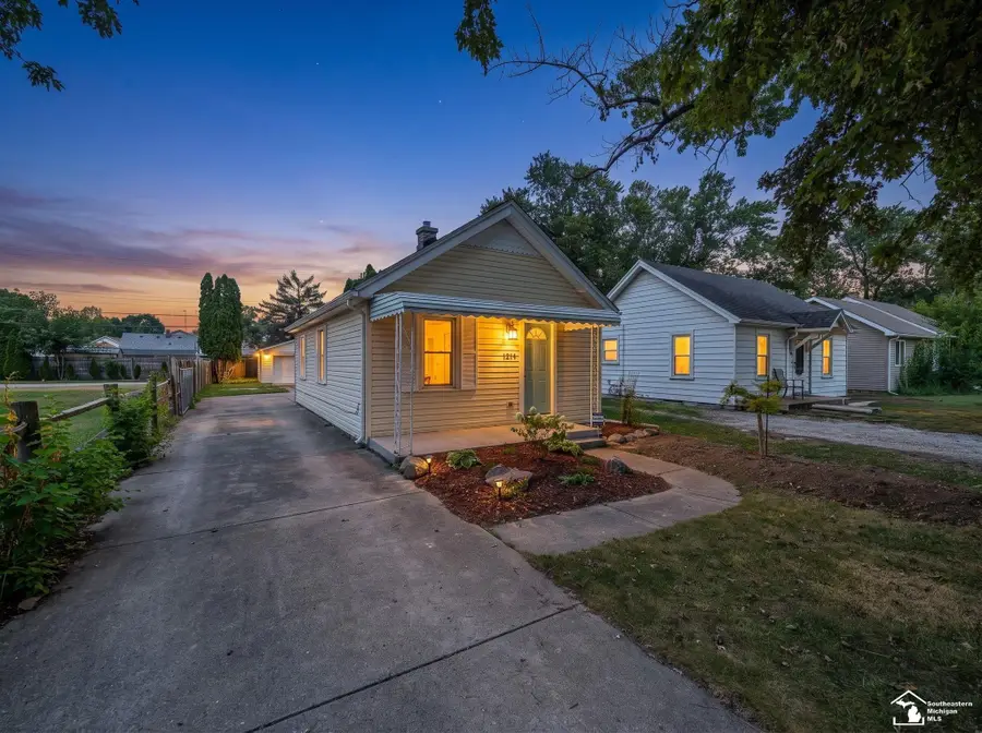 1214 Bacon ST, Monroe, MI 48161 - #2