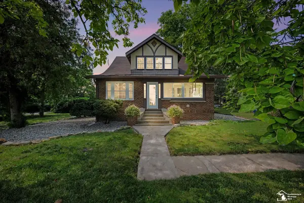 8293 Memorial HWY, OttawaLake, MI 48144
