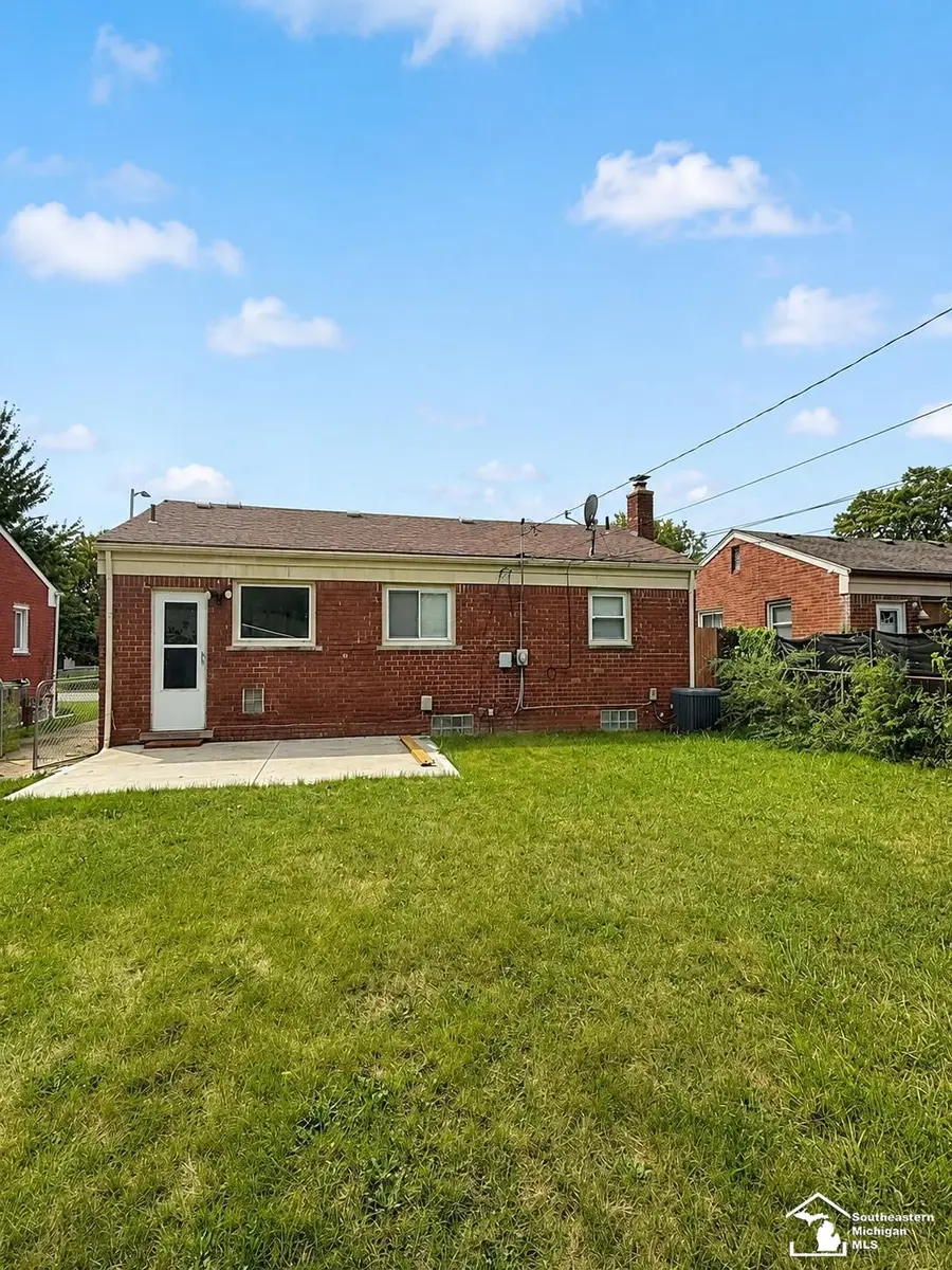 8501 Pardee ST, Taylor, MI 48180 - #2