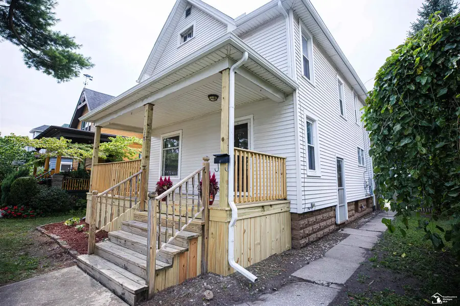 328 Union ST, Monroe, MI 48161 - #2