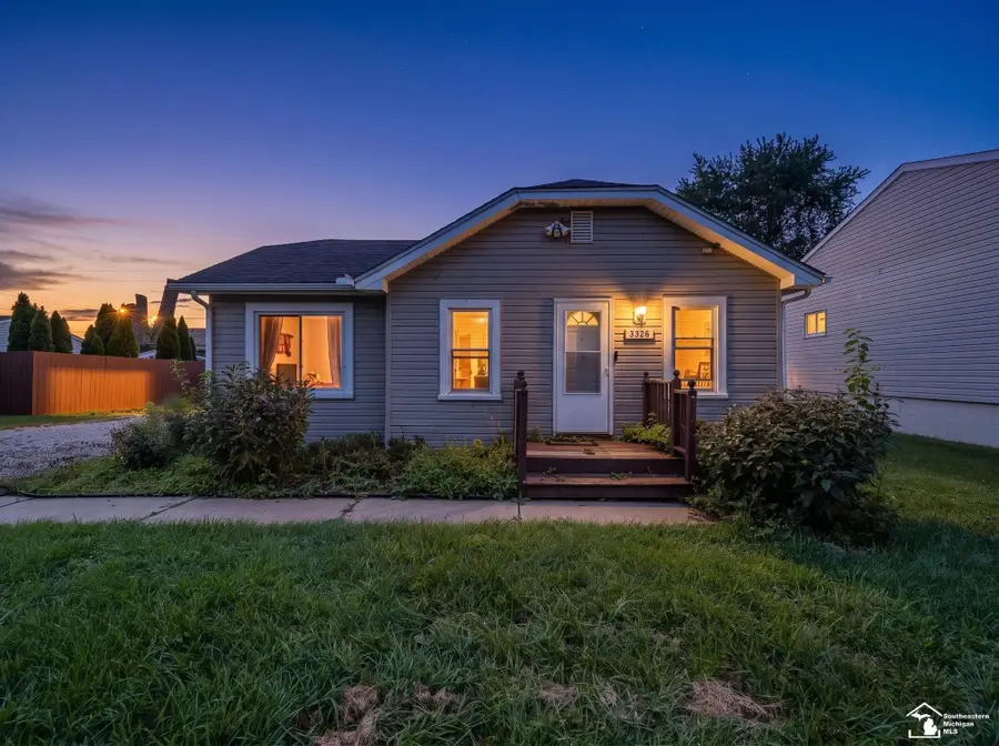 3326 10th ST, Monroe, MI 48162 - #2