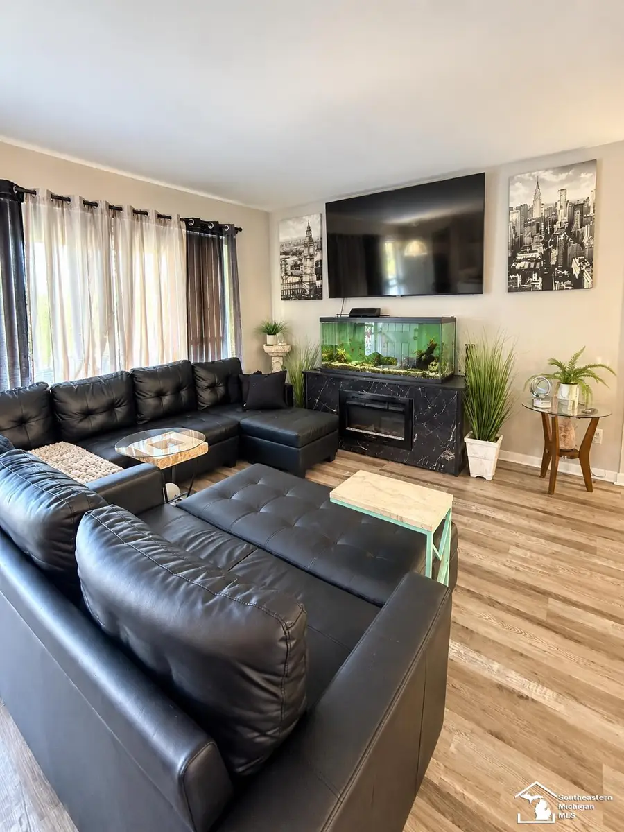 8521 Pardee, Taylor, MI 48180 - #2