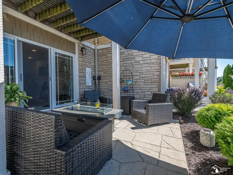 3142 Charm Harbor DR, Monroe, MI 48162 - #2