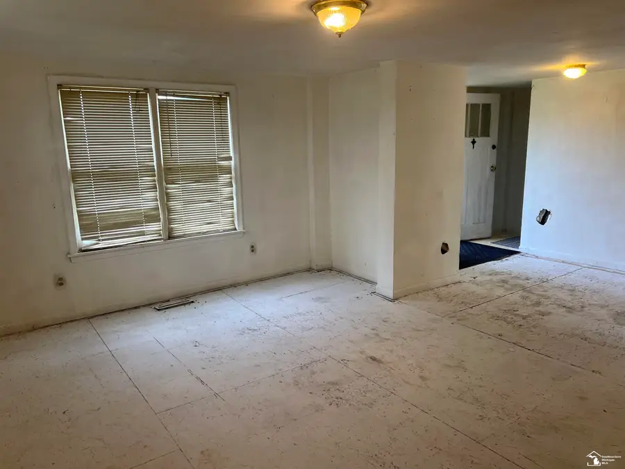 215 Redman RD, Milan, MI 48160 - #3