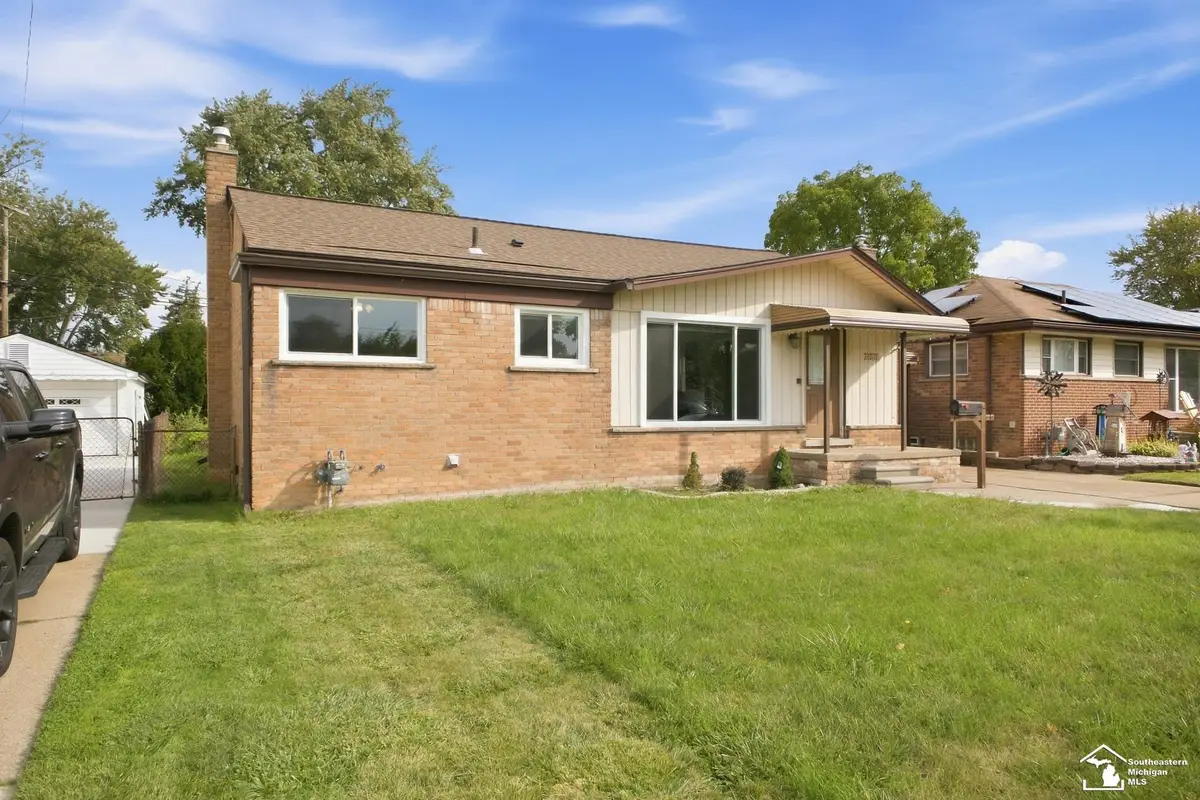 28512 Leona ST, Garden City, MI 48135 - #1