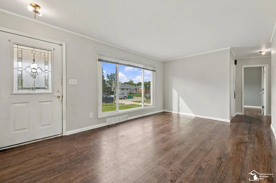 28512 Leona ST, Garden City, MI 48135 - #3