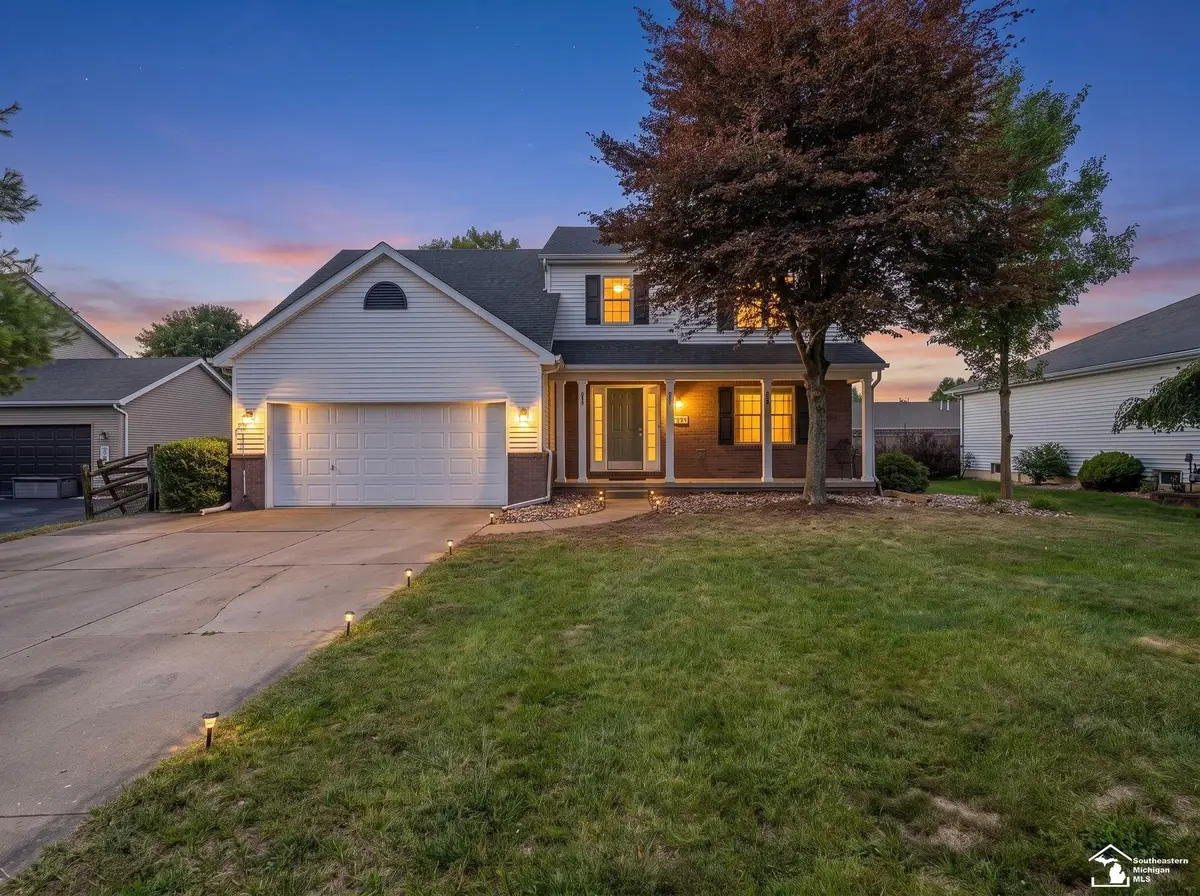 9121 Village Meadows DR, Temperance, MI 48182 - #1