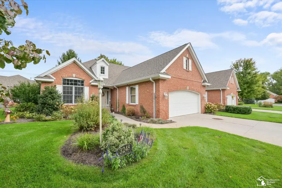 3248 Ravine Hollow CT, Lambertville, MI 48144 - #2