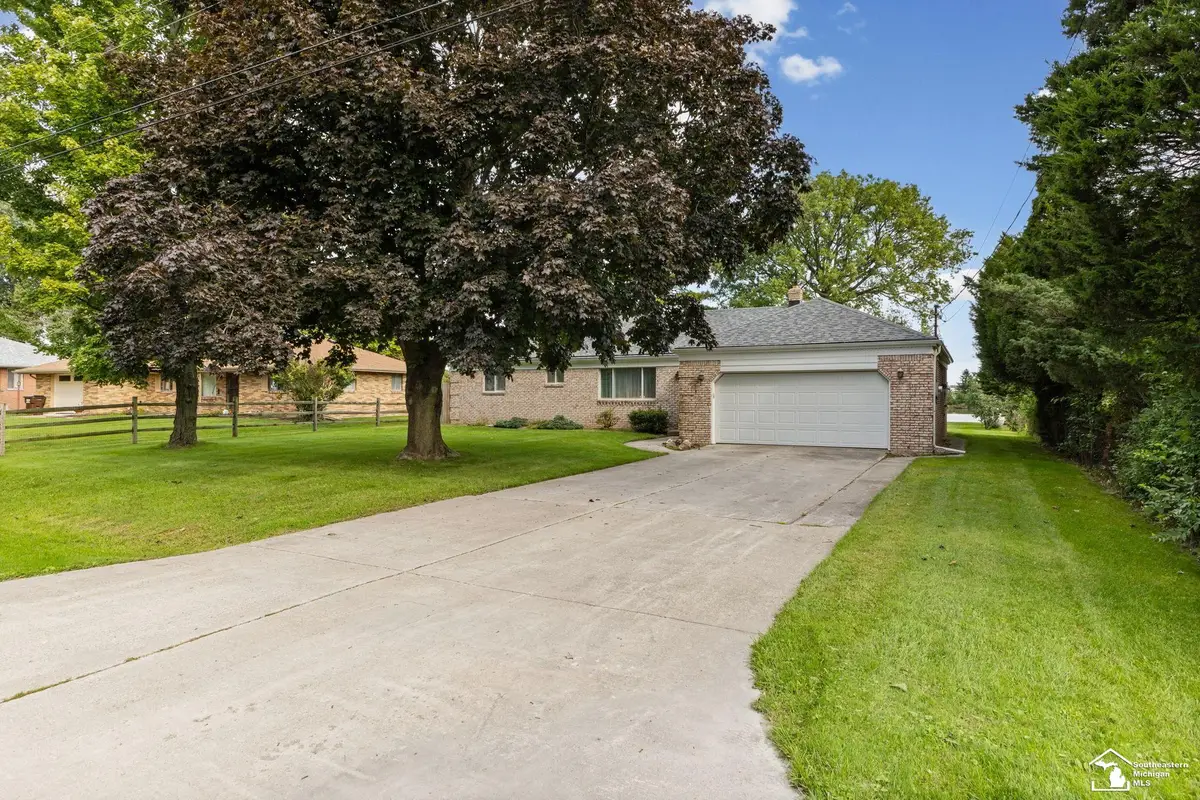 6367 Grandview DR, Erie, MI 48133 - #1