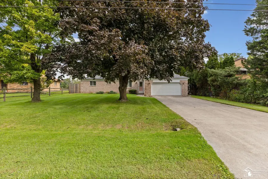 6367 Grandview DR, Erie, MI 48133 - #3