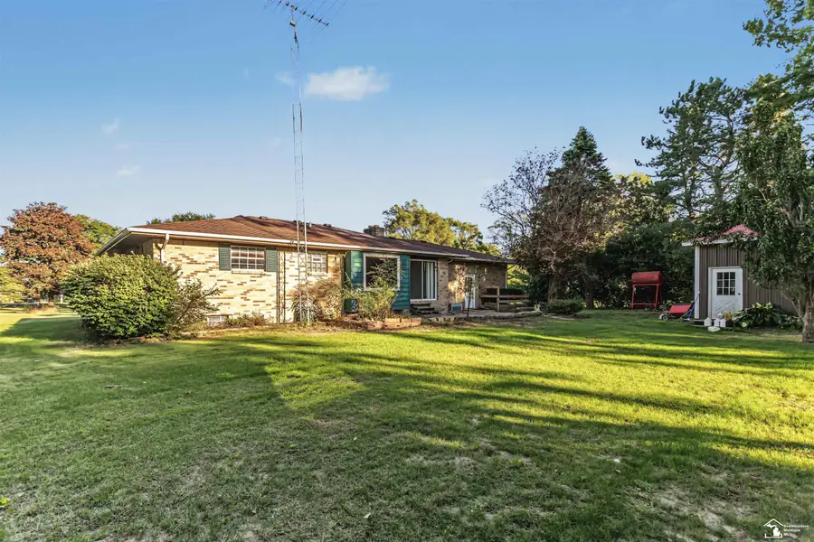 10925 Strasburg RD, Erie, MI 48133 - #2