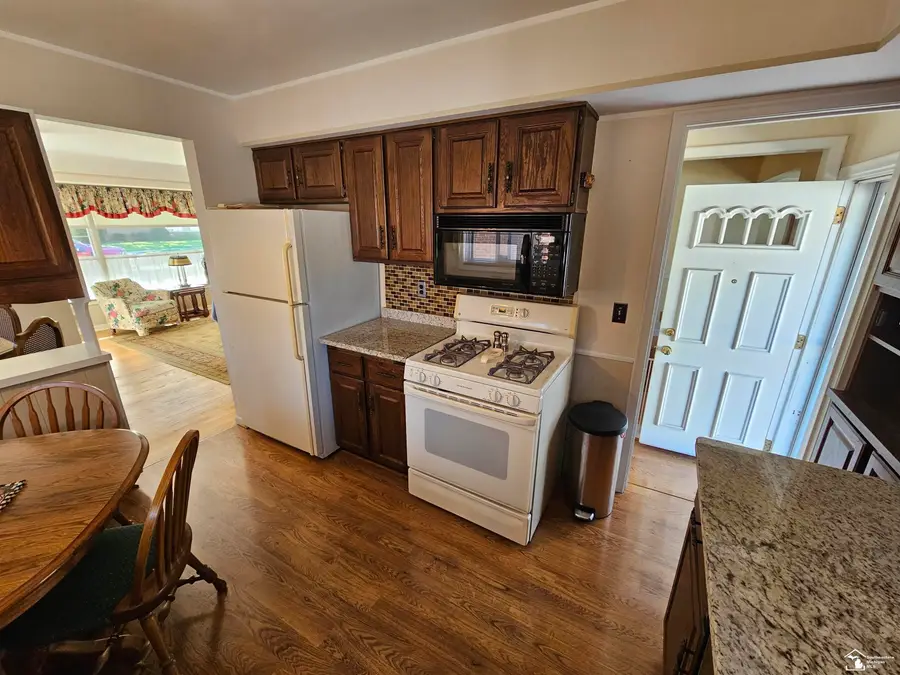 24418 Myler ST, Taylor, MI 48180 - #2