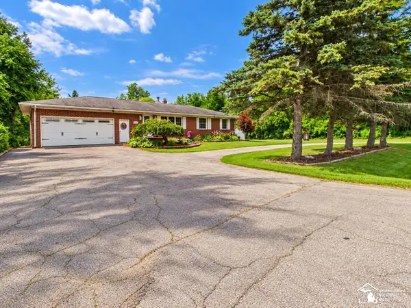 3183 Bluebush RD, Monroe, MI 48162