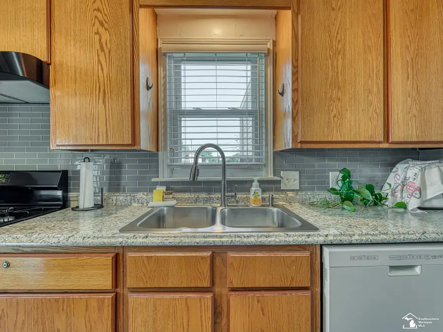 1230 Michigan AVE, Monroe, MI 48162 - #3