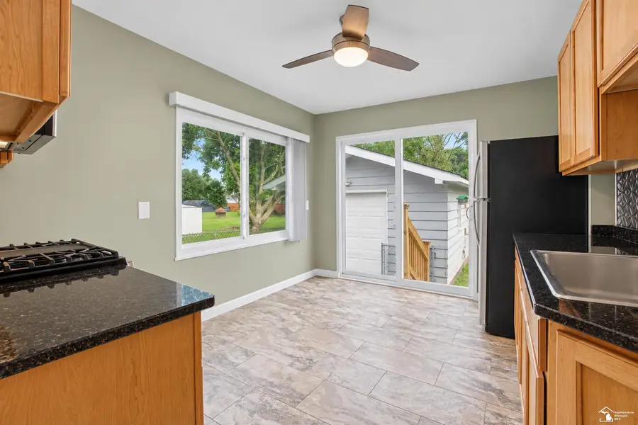 918 Harbor AVE, Monroe, MI 48162 - #3