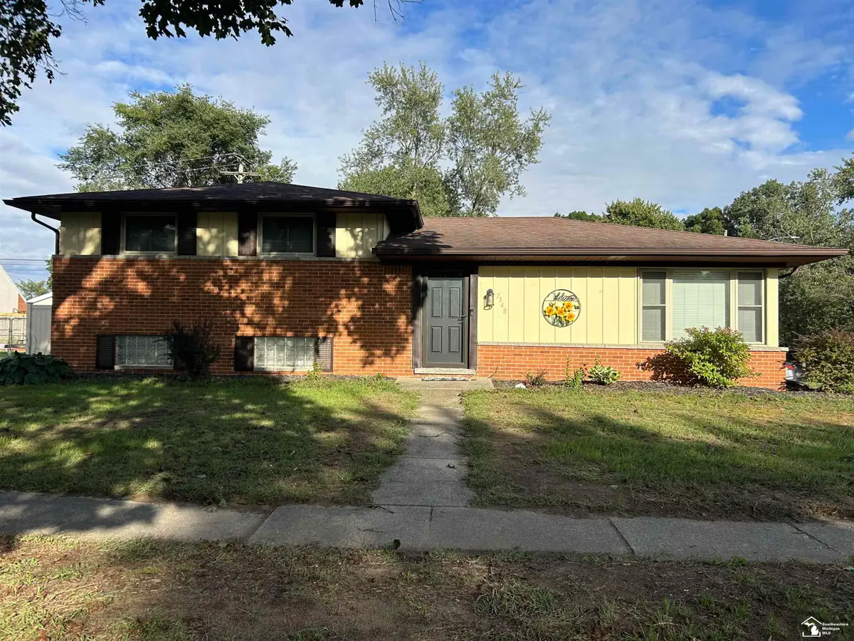 7348 Middlebury DR, Lambertville, MI 48144 - #1
