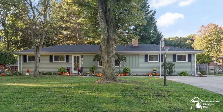 1091 Birchwood DR, Temperance, MI 48182 - #2