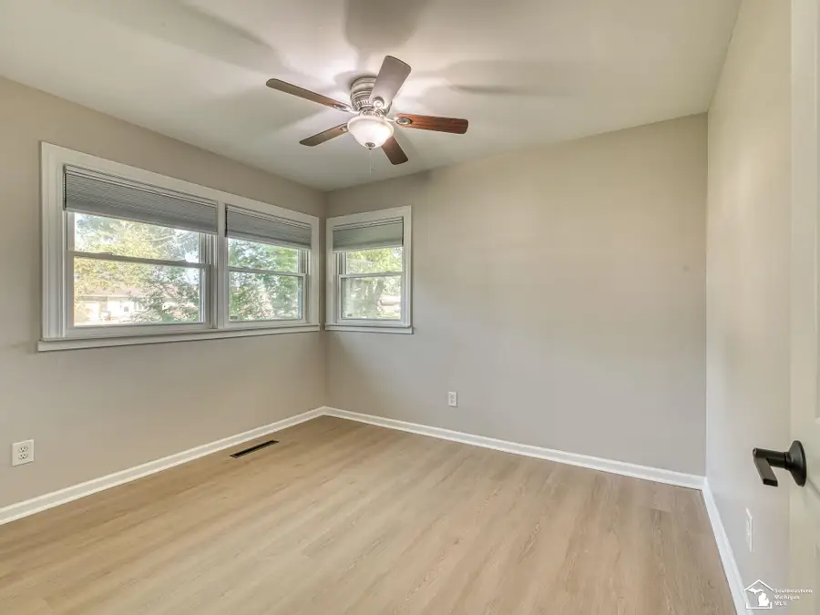 260 Ruff DR, Monroe, MI 48162 - #3