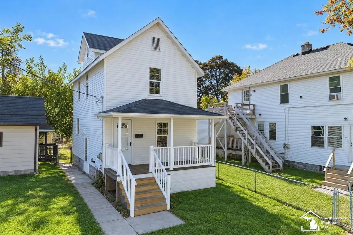 902 E 8th ST, Monroe, MI 48161 - #1