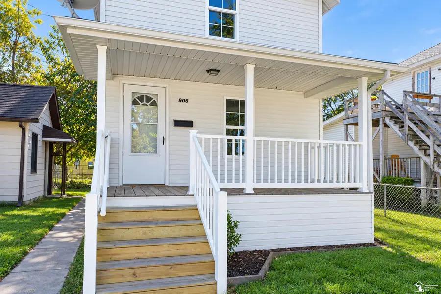 902 E 8th ST, Monroe, MI 48161 - #2