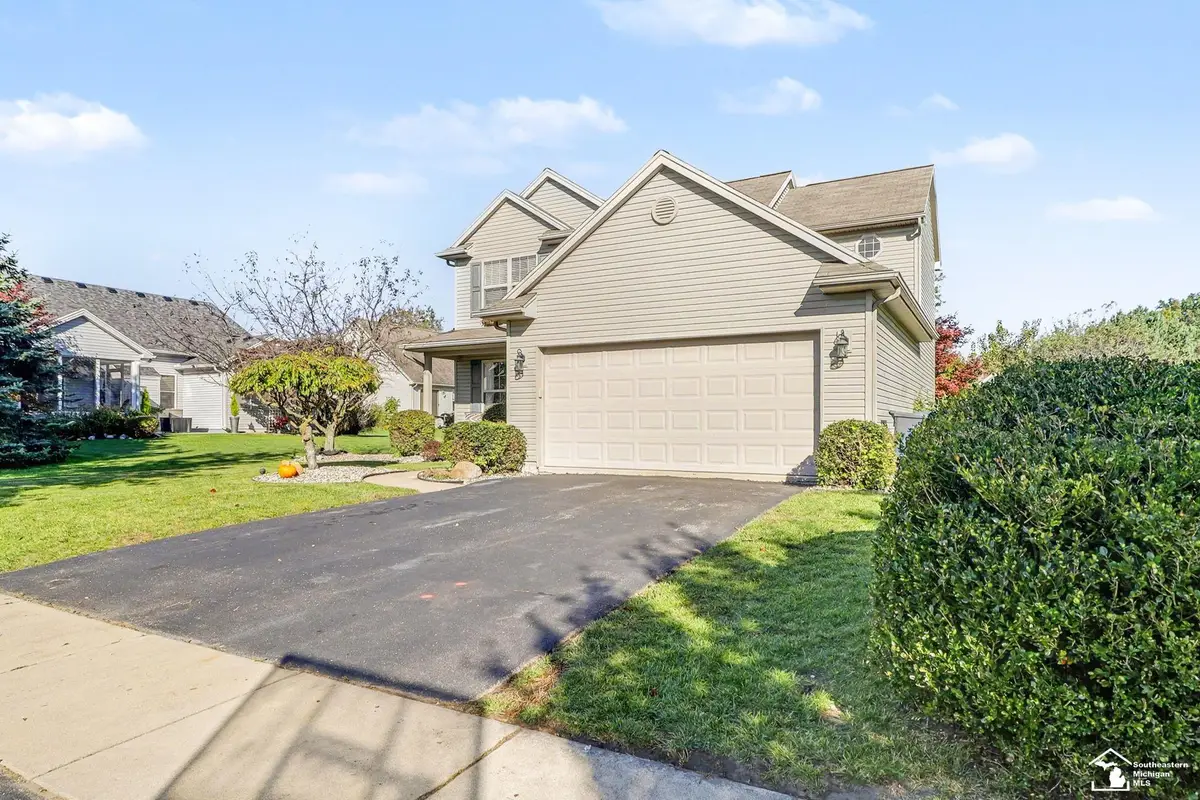 364 Sunfish LN, Temperance, MI 48182 - #1