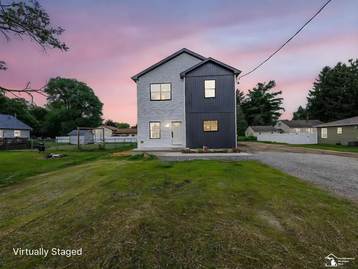 15604 Pine ST, Monroe, MI 48161 - #1