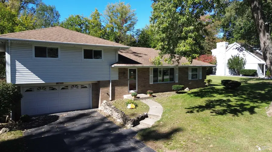 7445 Tarra DR, Temperance, MI 48182 - #2