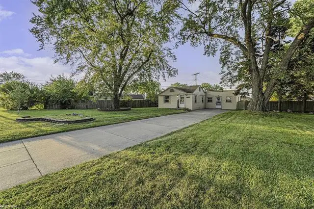 17325 Doris, Fraser, MI 48026 - Image #2