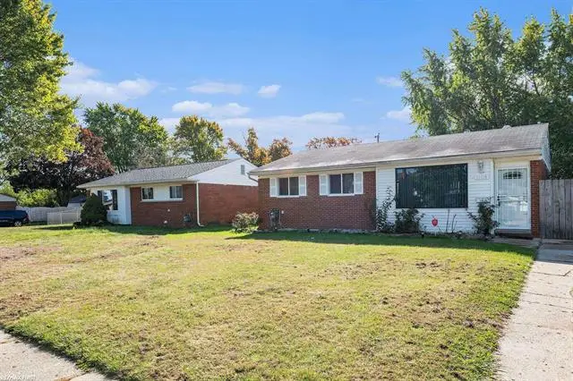 11118 Plumridge BLVD, Sterling Heights, MI 48313 - Image #2