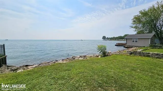 37384 Lakeshore DR, Harrison Township, MI 48045 - Image #3