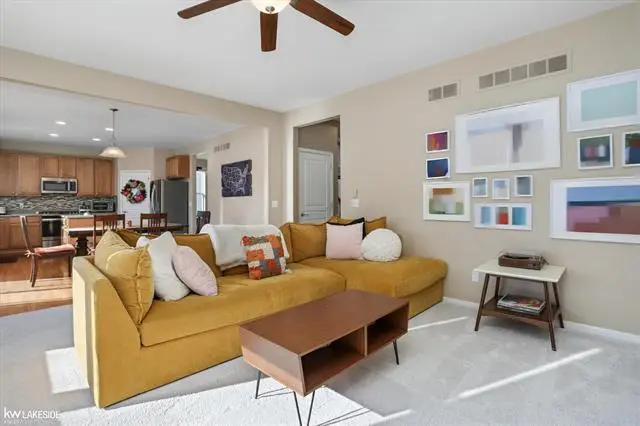 19164 Hazelton DR, Macomb, MI 48042 - Image #2